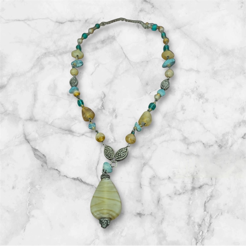 Nice Necklace Ready to be Purchased 🤩☮️❤️🇺🇸